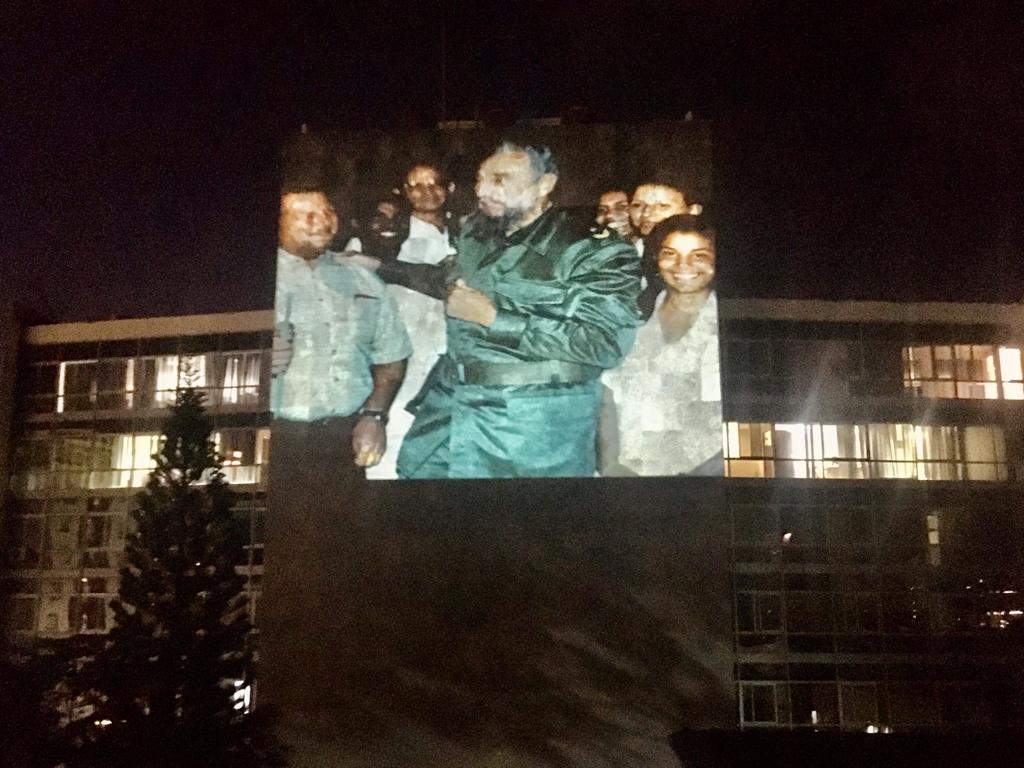 CubaMINREX's tweet photo. .@CubaMINREX se ilumina en homenaje al Líder histórico de la Revolución cubana y artífice fundamental de la #DiplomaciaRevolucionaria.

#FidelPorSiempre https://t.co/esrwHO4hwR