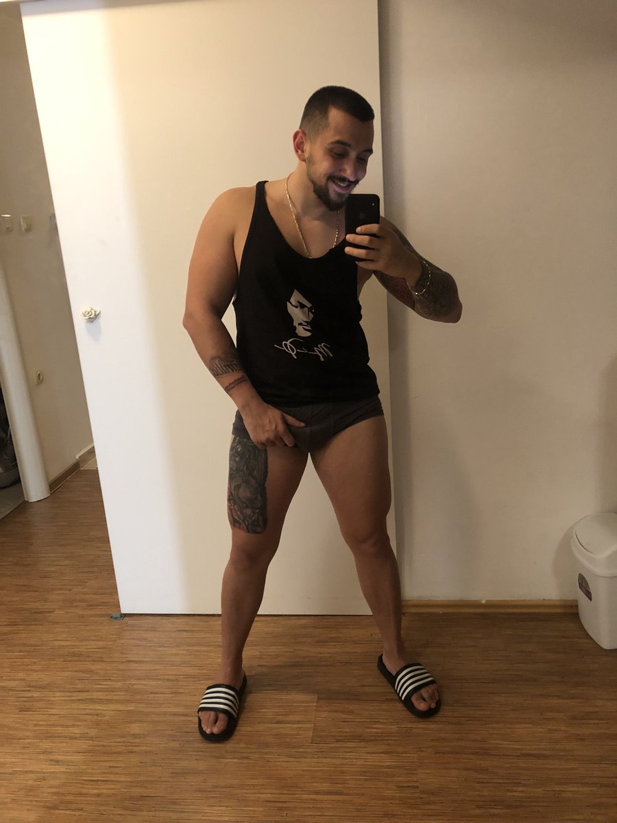 SirRomanian's tweet photo. For custom videos dm @SirRomanian
#cashmaster #findom #paypig #cashdom #paypig #feet #spit #humilation #debtscontract @RTAlphaPromo @rtfindom @rtfemdom1 https://t.co/CgEyA1RlHW