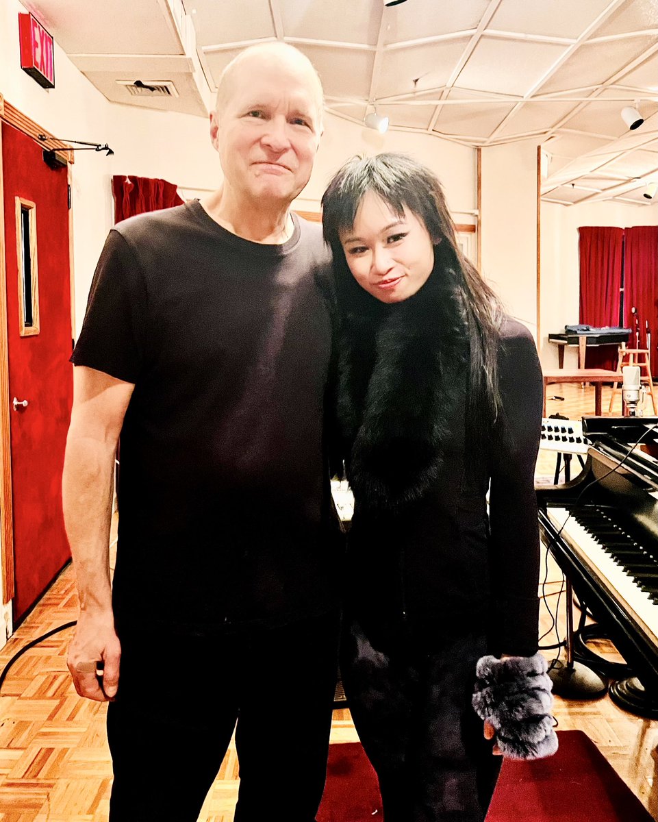 echtzeitklavier's tweet photo. I am elated and humbled to have had the extraordinary opportunity with world-class musicians @JohnJPatitucci #RichPerry and #BillWysaske to realize my musical vision for my next @MackAvenueMusic album @SearSound in NYC. Grateful and blessedβ Happy Thanksgiving!! #conniehan #jazz https://t.co/eAVeqIBVfF