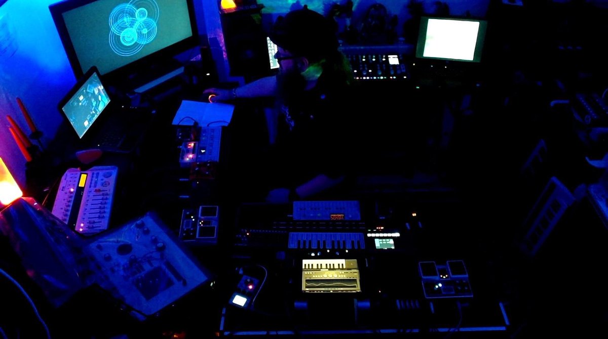 modulator_esp's tweet photo. Adventures In Sound #342 - Chronovore Incursion Recursion #synth #improv #adventuresinsound https://t.co/3YzGcTZE3H