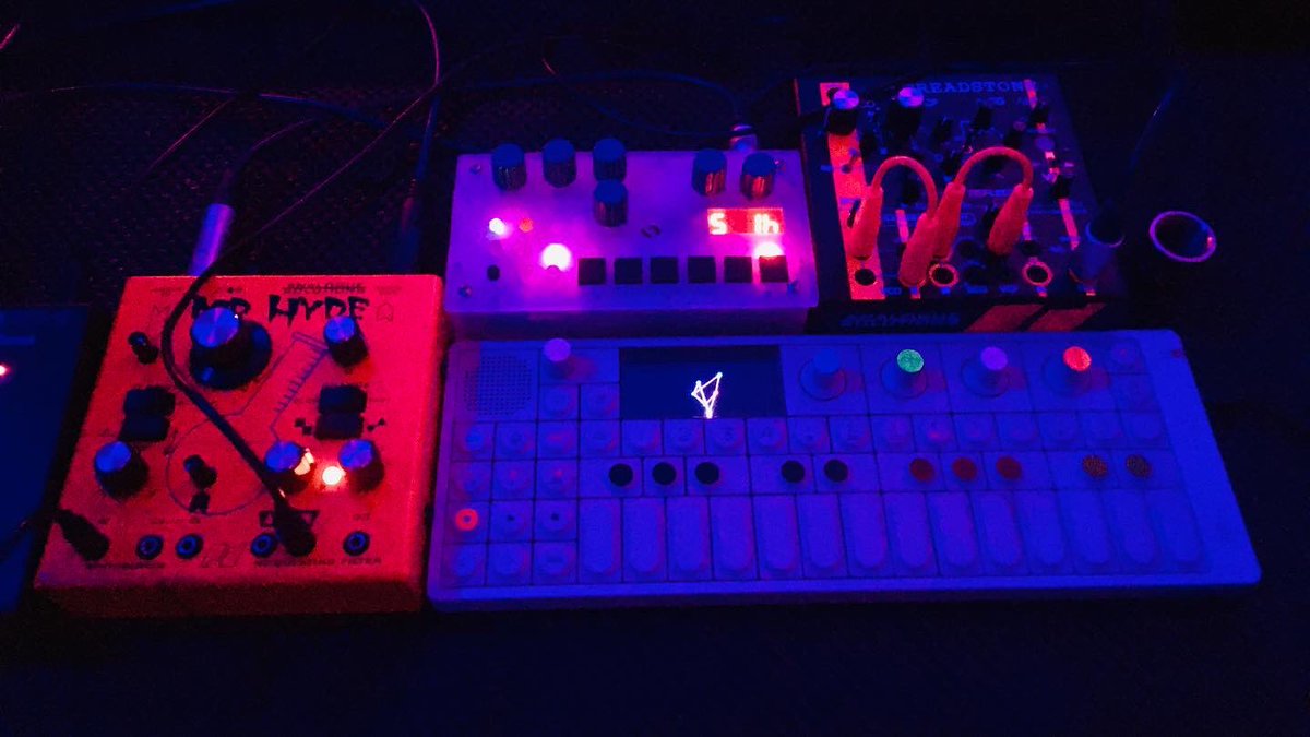 modulator_esp's tweet photo. Adventures In Sound #342 - Chronovore Incursion Recursion #synth #improv #adventuresinsound https://t.co/3YzGcTZE3H