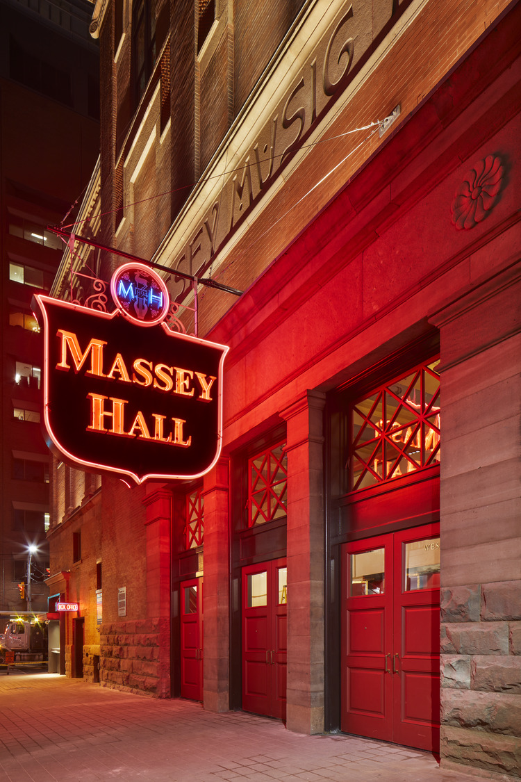 kpmbarch's tweet image. The lights are back on at @masseyhall and we’re so pleased to welcome Torontonians, visitors, and artists back to the newly revitalized and expanded landmark. 
#letsmeetatmassey #musichall #performingartsvenue
kpmb.com/project/massey…