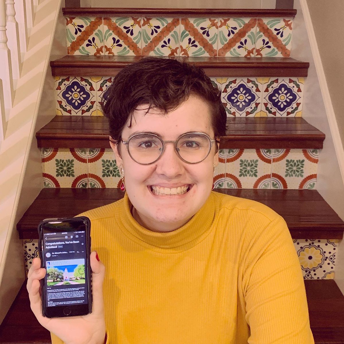 46mommacourt's tweet photo. It’s a great day to be an @AnnRichardsStar - the @armarchingstars were shining bright in the @Macy’s parade, and my baby is going to college! ⭐️💙⭐️
#ARSPride #Classof2022 #CollegeBound #FirstAcceptance #Hilltoppers https://t.co/yyYfrBRVJM