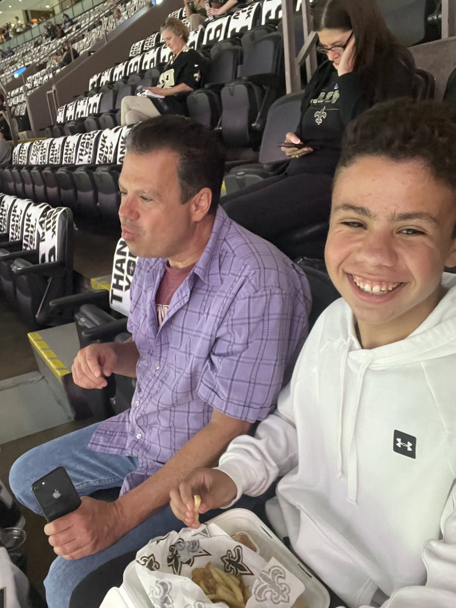 DCYeahThatsMe's tweet photo. #saintsgameday with DREWWWWWWW https://t.co/qQhJuNdwTD