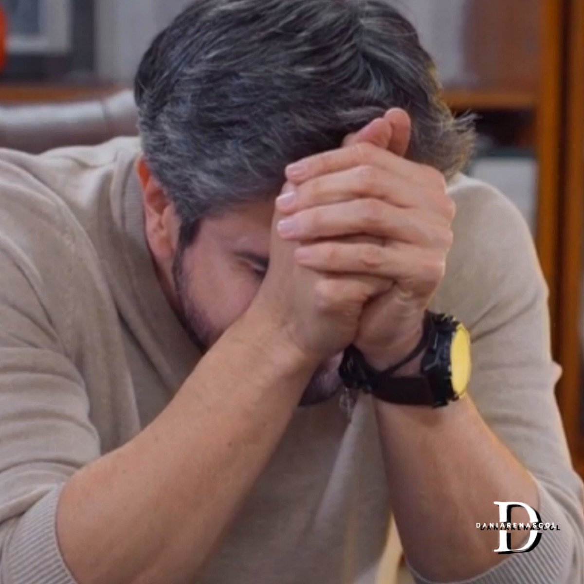 DaniArenasCol's tweet photo. #Fotocapturas #1Parte #MejoresMomentos #Alberto #DanielArenas @DanArenas #SOsMeEstoyEnamorando @SOSenamorando #Capitulo58 #ConLasEstrellas
@Canal_Estrellas
#Danicaritas #GoodNightTwitterWorld 😍😘🙏🏼✨ https://t.co/5S7YvJCoAD