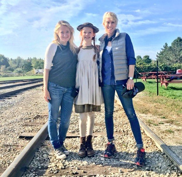 aovnlea's tweet photo. favourite picture of this trio!<3 @YoWalleyB #TwoYearsWithoutAnne https://t.co/Rw14M7kkfa