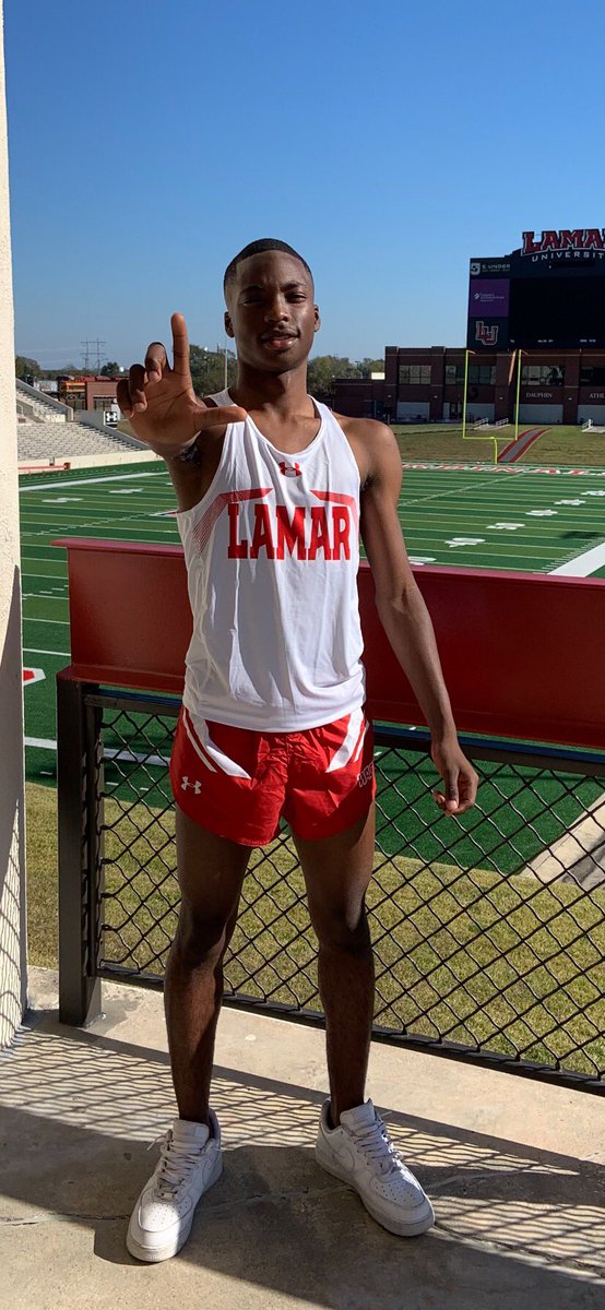 Had an amazing visit to Lamar ❤️ Thank you <a href="/CoachSweeneyXC/">Andrew Sweeney</a> for the experience there ❤️🤟🏿#LamarTrackandXc #FlywiththeFlock