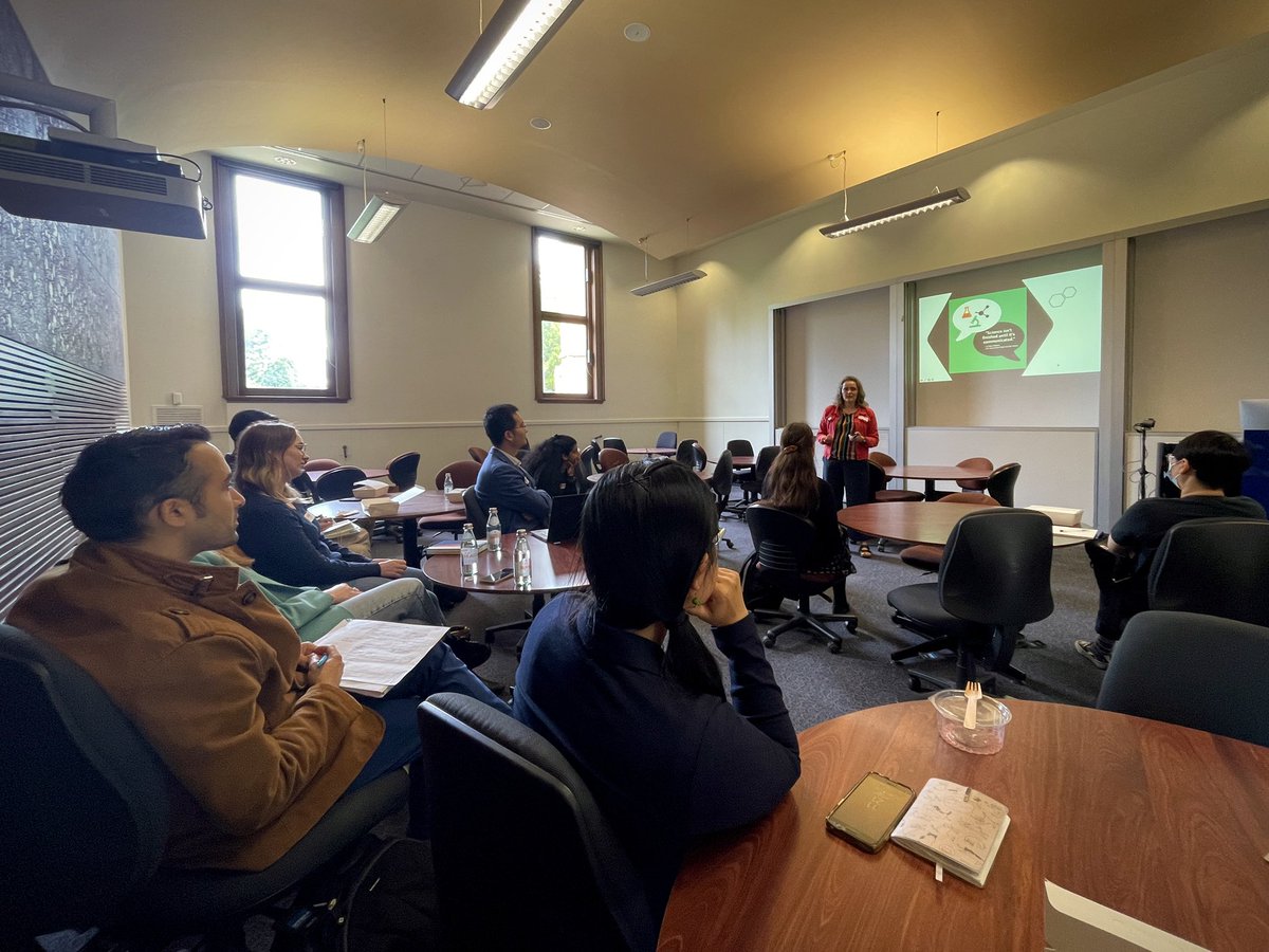 “Science isn’t finished until it’s communicated” - this quote as a really important reason for why #scicomm is critical, as part of the #SciPath21 workshop on science communication by <a href="/scidocmartin/">A/Prof Jen Martin @scidocmartin.bsky.social</a> 🗣 <a href="/EMCRForum/">EMCR Forum</a>