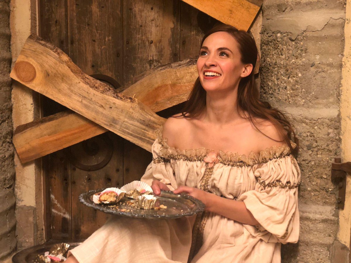 AftaaEnt's tweet photo. Happy Thanksgiving from Princess GENEVA! She recommends not eating twenty cupcakes after turkey! #AFairyTaleAfterAll https://t.co/fuEGX61YQs