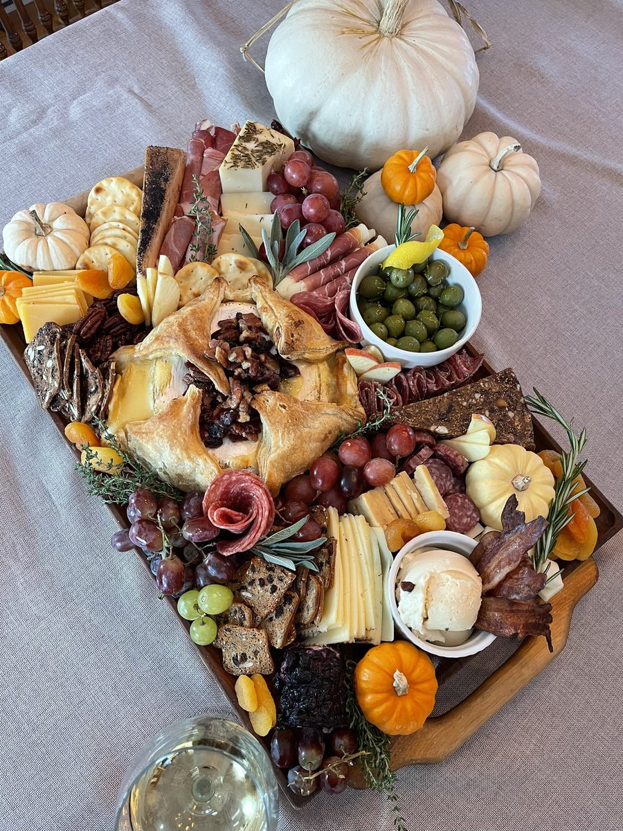 My wife pulls off a tight board #blessed <a href="/LargeBarstool/">Large</a> <a href="/CaptainCons/">Cons</a>
