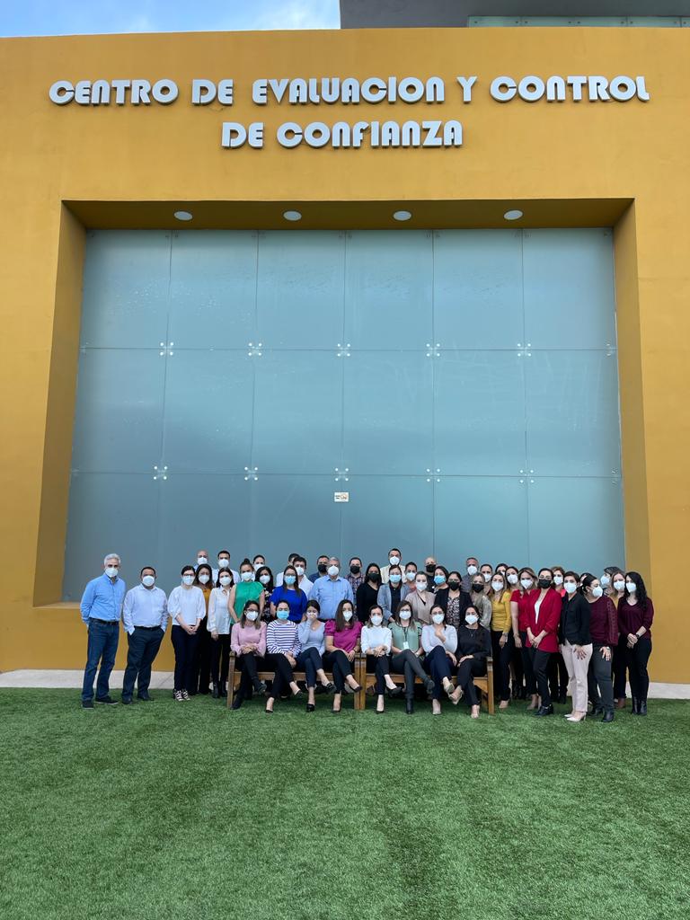 Alejand20950392's tweet photo. Centro de Evaluación y Control de Confianza, en conmemoración del día de la NO VIOLENCIA CONTRA LA MUJER https://t.co/3XK862ab7b