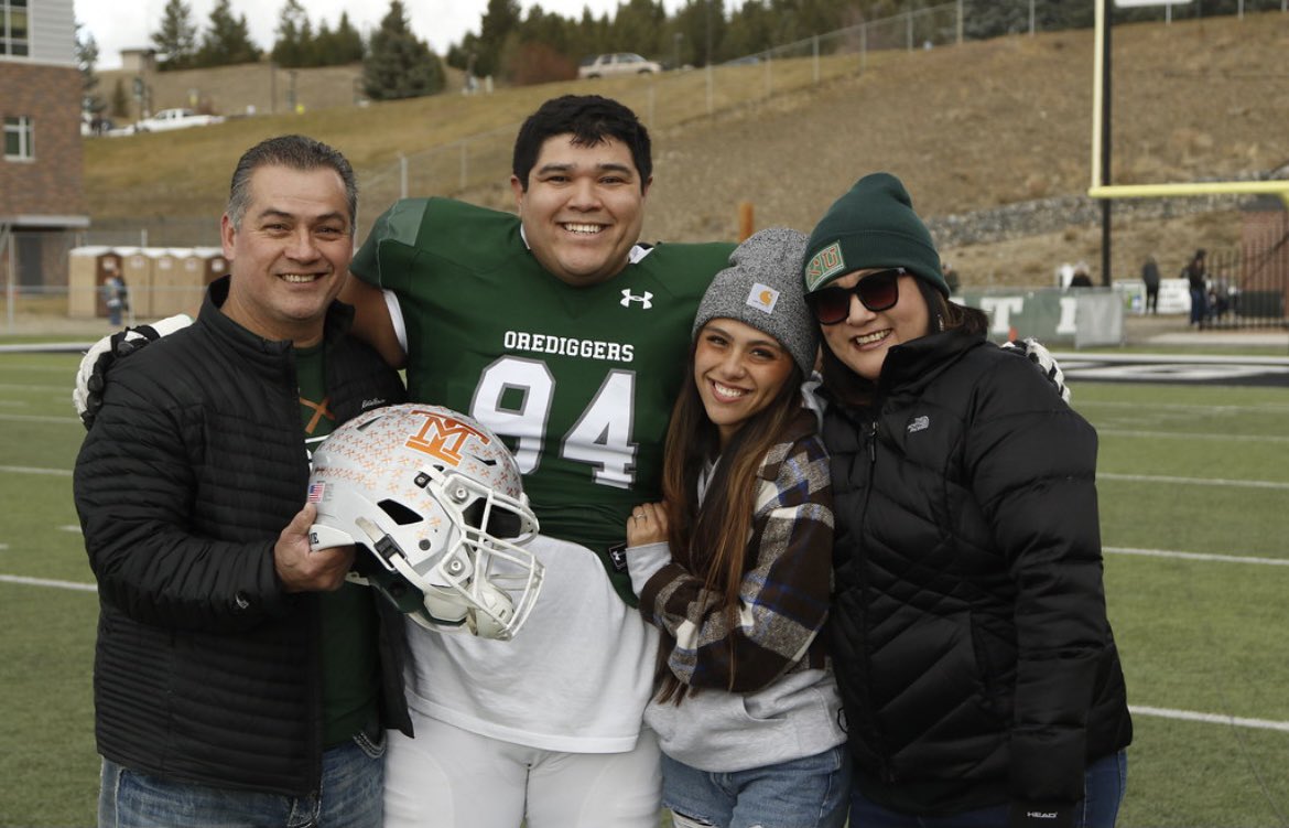 esai_longoria's tweet photo. Thankful everyday for my people ❤️ https://t.co/vUvwvqXl8Q