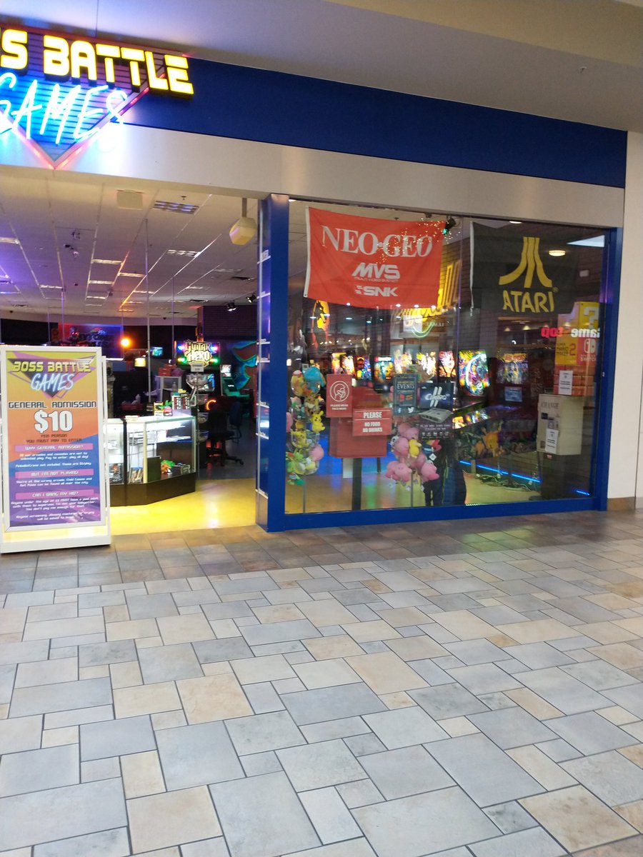 Moderncrumpy's tweet photo. @heathercampbell  I thought of you as soon as I seen this incredibly dope arcade. Love the pod, you rule https://t.co/h8Vq16RqXj