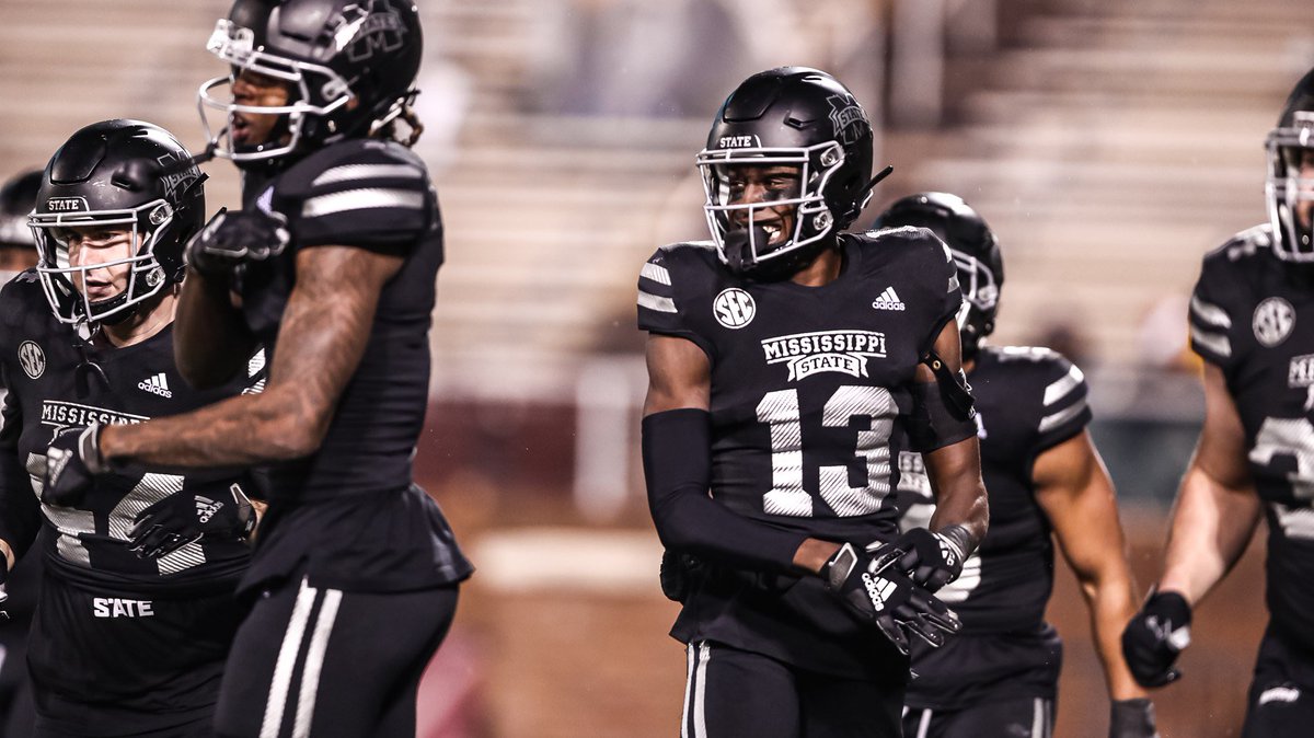 tjmetcalf3's tweet photo. BLESSED TO RECEIVE AN OFFER FROM MISSISSIPPI STATE UNIVERSITY 🐶#AGTG ✞ #HAPPYTHANKSGIVING https://t.co/Ho0qc77xDu