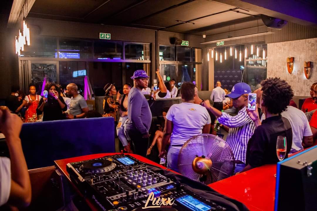 Busik_DeepHouseSouthAfrica tweet media