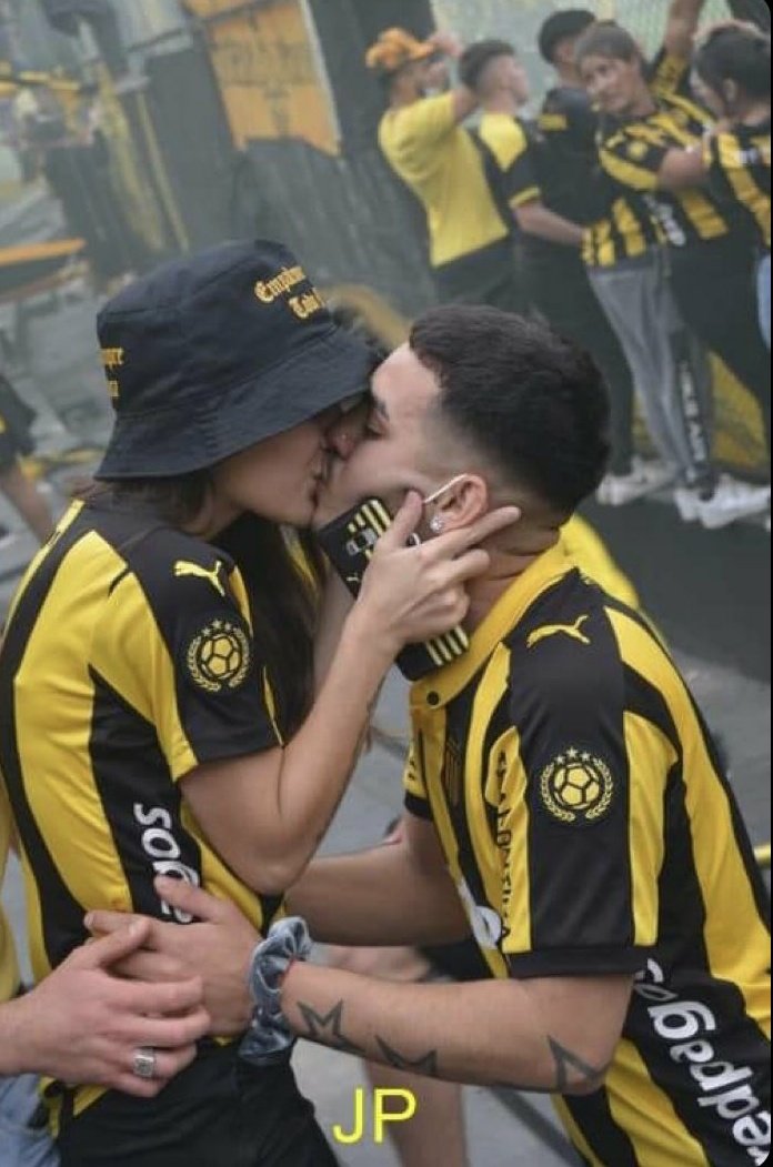 😍🖤💛Quien para ?