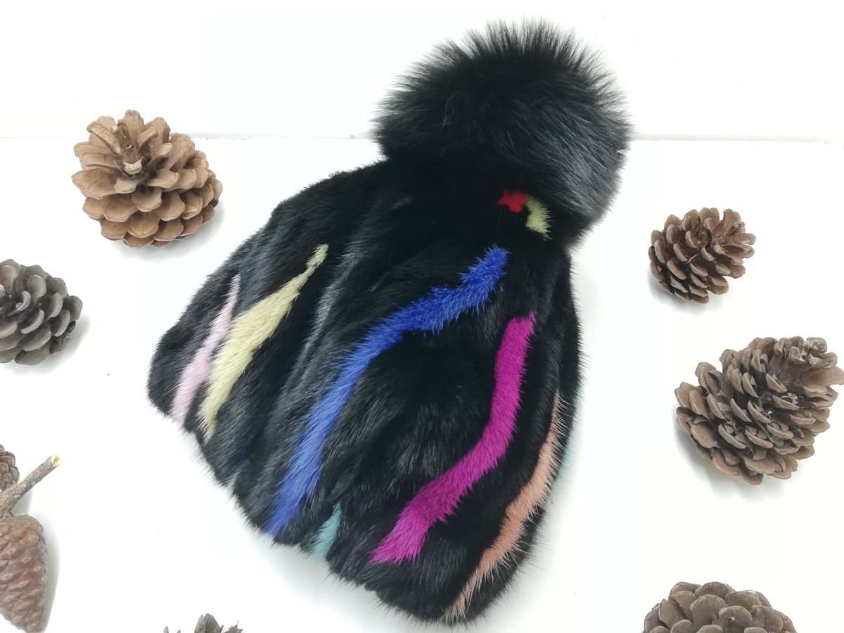 tkifurs's tweet photo. We process everything down to the last piece. So we made multicolored scarves and beanies hats from small pieces of mink. This is the environmental friendliness of real fur that you never see in  the fast fashion industry.
#realfur #tkifurs
#madeingreece #enviromentallyfriendly https://t.co/7ODM7Tas3l