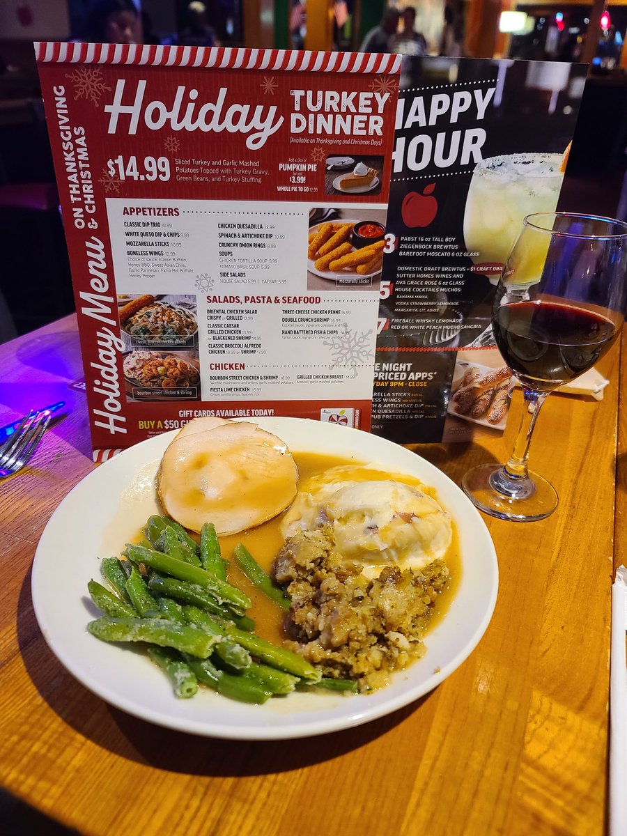 Americanwolf689's tweet photo. Fancy like Applebees...Happy Thanksgiving! God bless Texas...Thas righ' https://t.co/AKUfUjA5uq