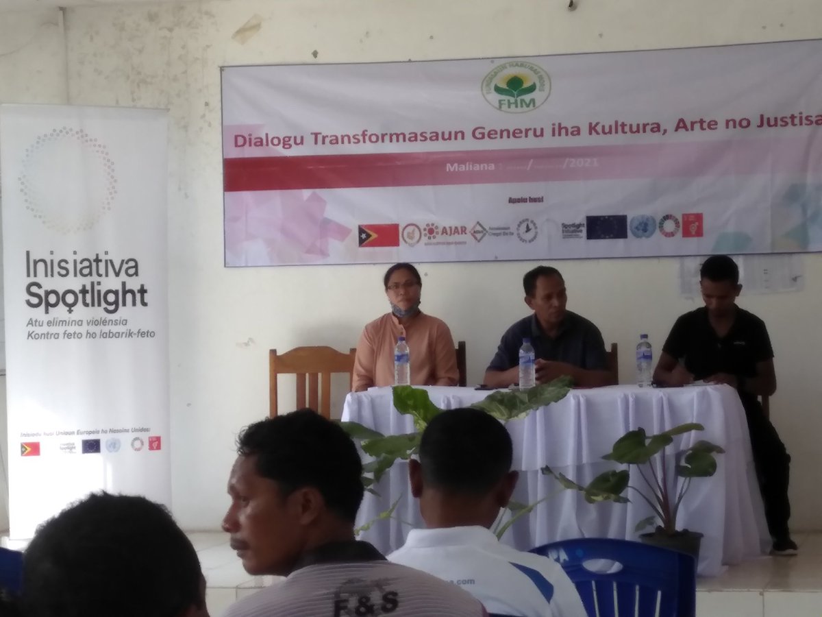 abathy_pereira's tweet photo. DAY 2: HAPPENING NOW Continuation of #16DaysofActivism2021 in #Bobonaro, supported by 🇪🇺EU-UN🇺🇳 @GlobalSpotlight through #AJAR,@fongtil3 & #ACBIT & @rinceohm at #FHM to mark Intl. Day to End Violence agt Women & #16Days of Activism
"Time to #OrangeTheWorld, stand #WithHer https://t.co/vb4VSvMsPC