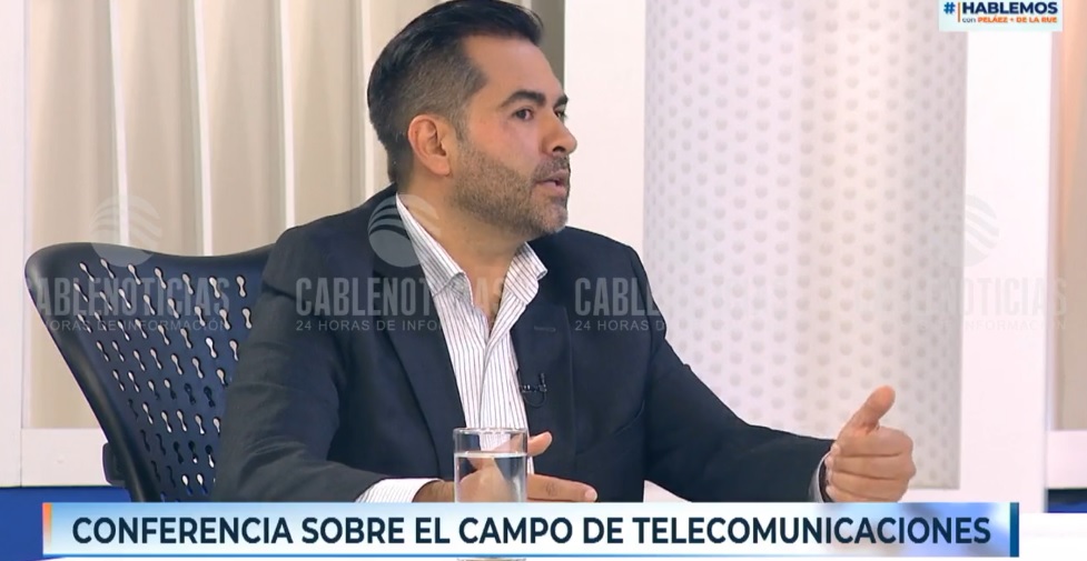 ANDICOM's tweet photo. "Colombia se consolida como referente de uso aplicado a la tecnología para apoyar a los sectores" @ericcsan de @CINTELColombia a esta hora en  en el programa #Hablemos de @CABLENOTICIAS, con @jhpelaez y @juliodelarue presentando los resultados de #ANDICOM2021 https://t.co/EVa3fUg9Uv