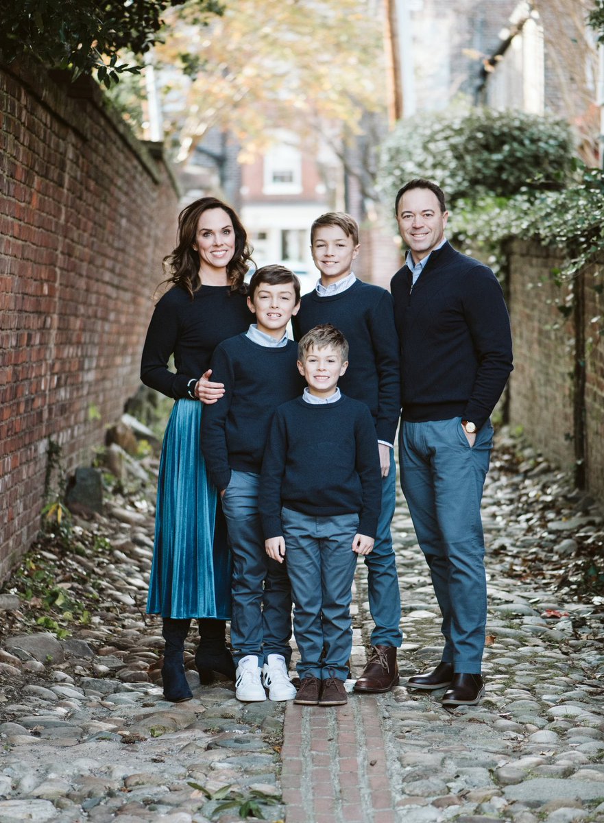 DaffneiRiedel's tweet photo. Happy Thanksgiving. ππ¦π½ π§‘#Thanksgiving #ThanksgivingDay #Thanksgiving2021 #family #thankfulforyou #GobbleGobble #GiveThanks #grateful #gratefulthankfulblessed #HappyThanksgiving2021 #LifewithJR https://t.co/JT9GkYT7pY