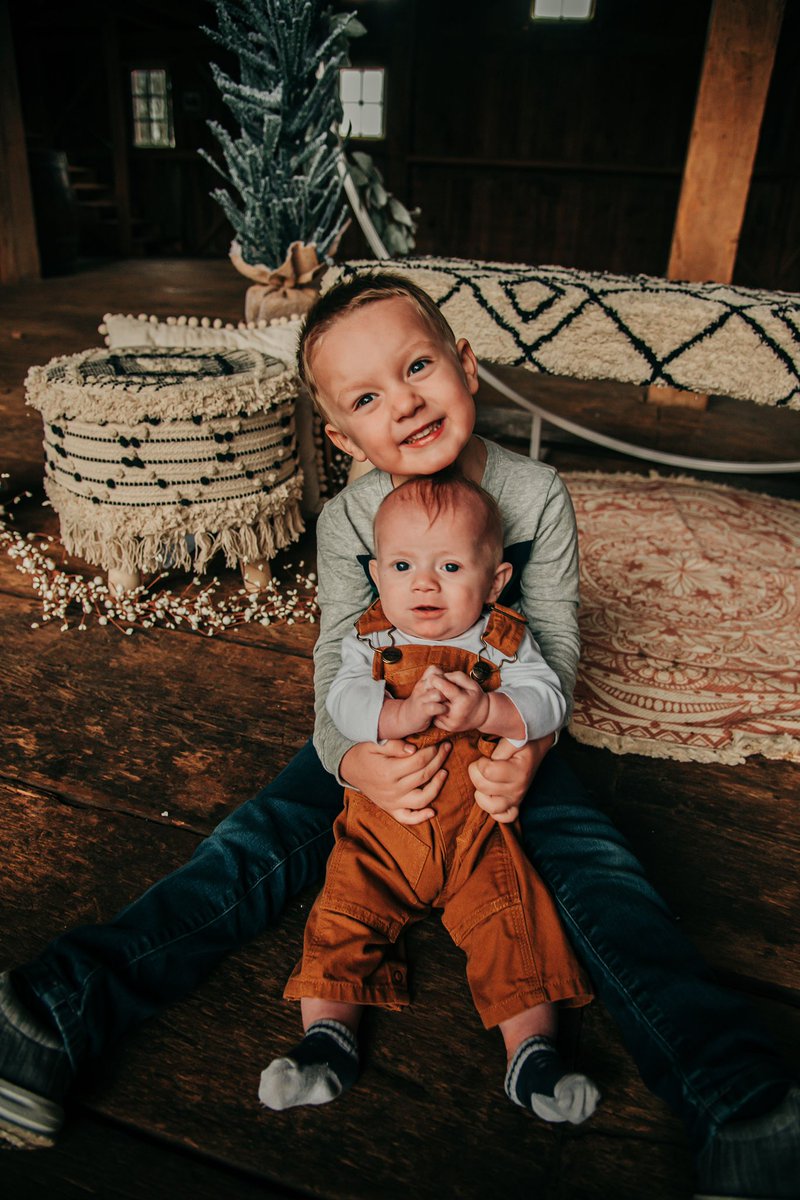 B_Man2017's tweet photo. happy turkey day from my family 🦃 https://t.co/bA2uwv52jG