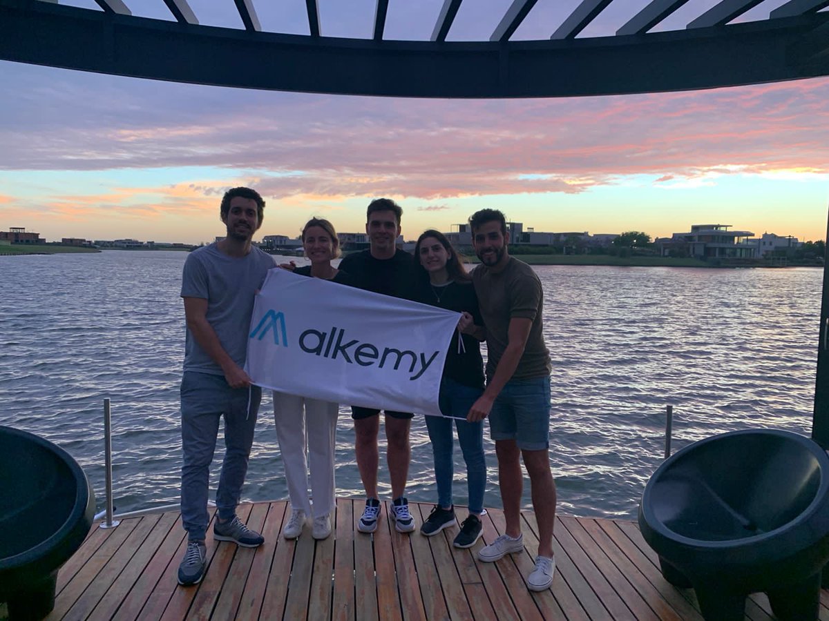 Vamos <a href="/alkemy__/">Alkemy</a> !

Que 2022 se viene! 🚀🚀🚀

<a href="/jmferreyram/">Juan Manuel Ferreyra Máspero</a> <a href="/Flor_Rosen/">Flor Rosental</a> <a href="/valenaragona/">Valentina Aragona</a> <a href="/fede__repetto/">Fede Repetto</a>