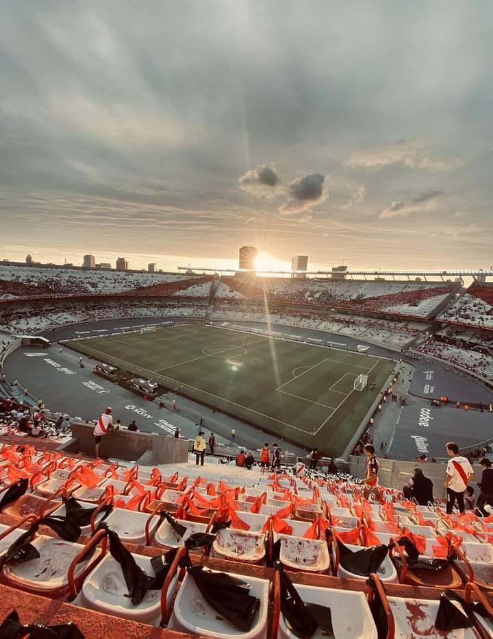 EL MONUMENTAL ES DE OTRO PLANETA.