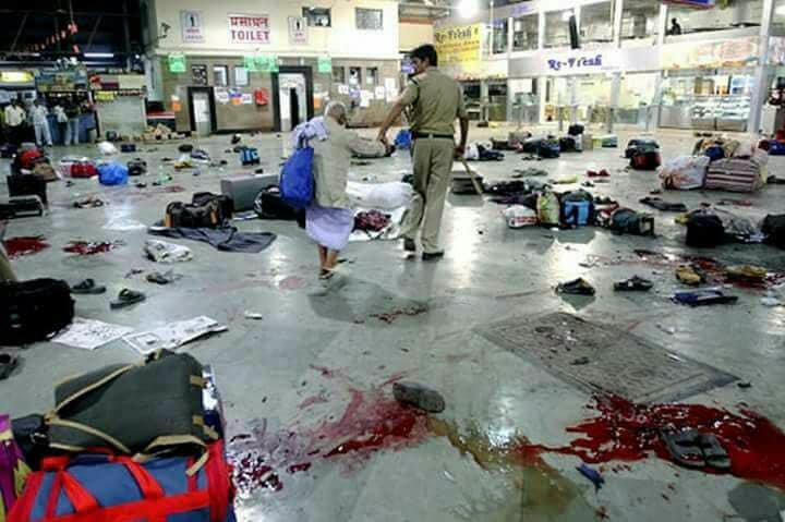 imransolanki313's tweet photo. 13 yrs ago,on 26/11 attack 2008 the worst terror attacks in Indian history. 164 people died &amp; 308 were wounded.Remembering the heroes of 26/11 Attack. Salute to the brave hearts &amp; Martyrs.The nation &amp; its people would never forget the extreme sacrifices. #MumbaiTerrorAttack https://t.co/iv3YnEmfIB