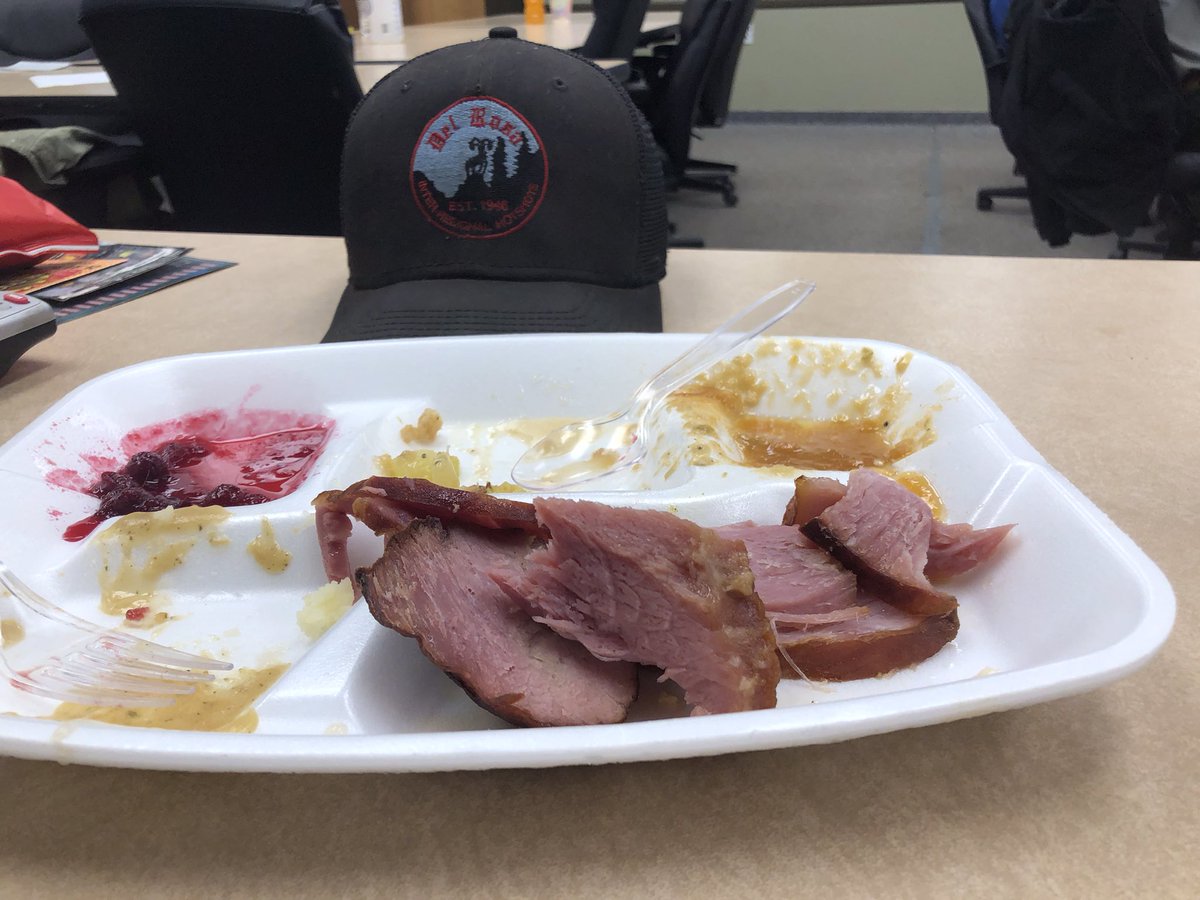 SanBernardinoNF's tweet photo. From the San Bernardino NF family to all of you, we wish you a very happy Thanksgiving!

Many of our firefighters are on duty overnight because of the red flag fire danger. We’re thankful for their dedicated service and glad they can have a holiday meal with their crew family. https://t.co/KXtPcCCOiT