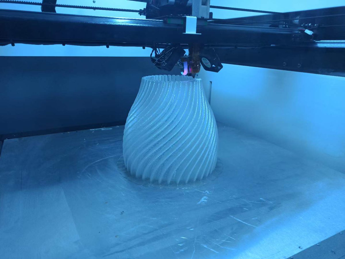 Iemai3's tweet photo. The IEMAI 3D printer is working

#printing #3dprinting #AdditiveManufacturing #Industrial #Medical #Prothesis #Biocompatability #Impant https://t.co/C0WP99ItTT