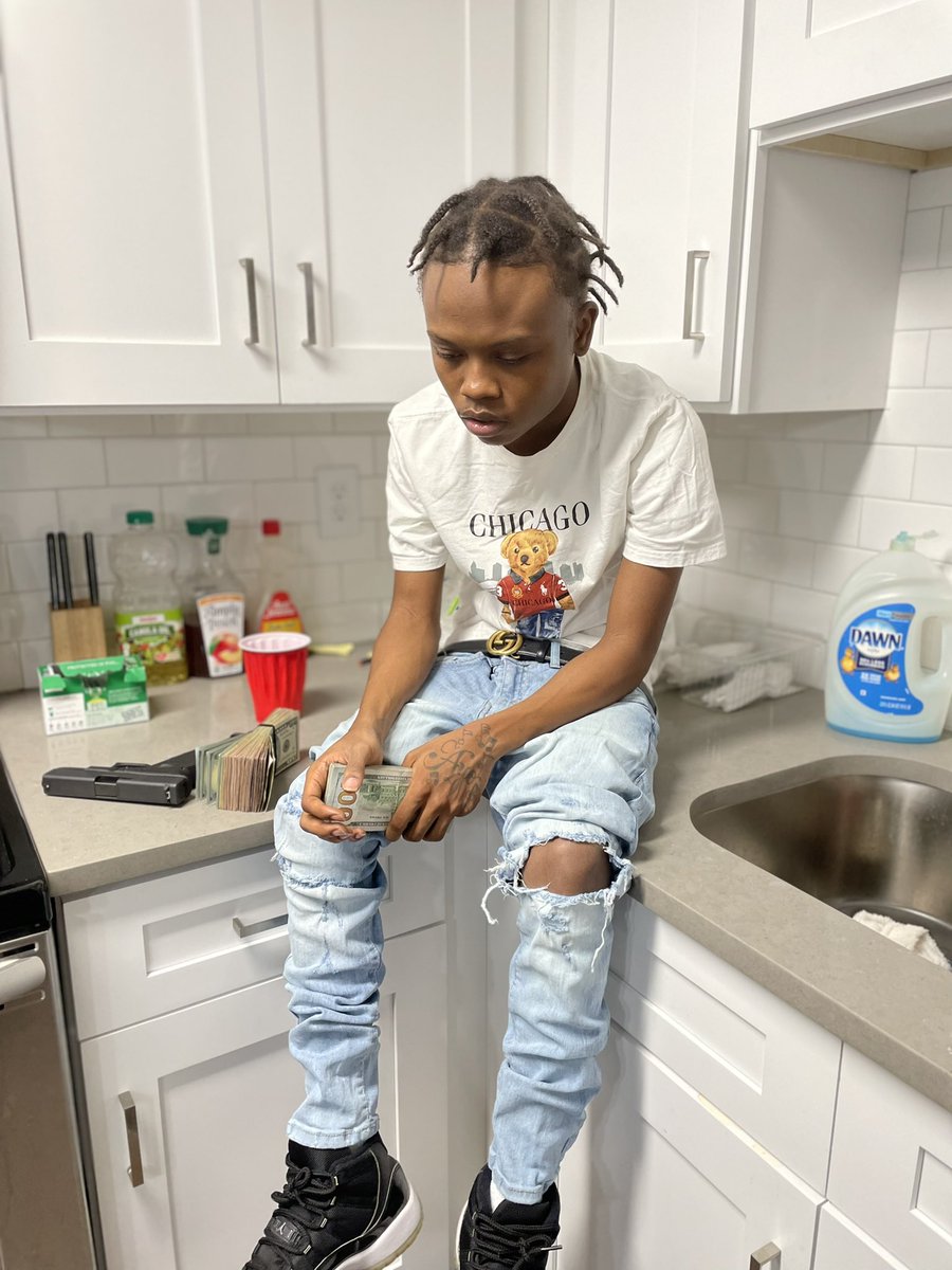 therealdjayo's tweet photo. Ain’t even in no thanksgiving mood😓 they took my twin 💔 happy thanksgiving doe… #doitfor4 🗣 https://t.co/JDrP0lAUQB