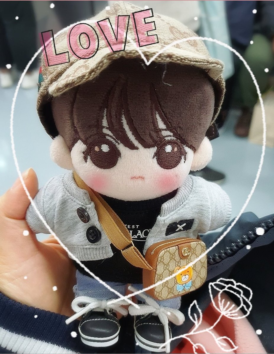 🐰뉴이스트 더블랙 첫공기념 RT이벤트!

🎁제가 만든옷중 랜덤!
💖RT만 하면 끝!
💖인증은 당발후 첫공티켓에 닉넴적어서 보여주심 됩니다! 당첨자만 디엠으로!!!
💖발표는 첫공끝나고!