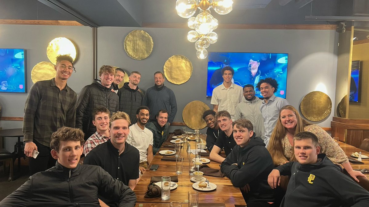 Making the most of our time together! We are thankful for our basketball family! #GoSeaLion