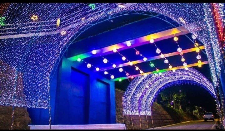 Por mim no Réveillon, a gente fecha a rua com uns carro de som, e faz um frevo muito esticadoo