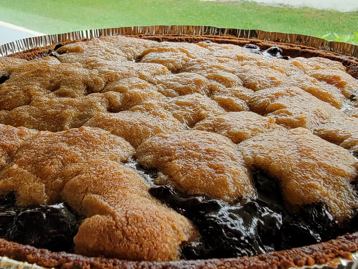 nitwitchef's tweet photo. Blueberry #pie with brown sugar crumble for #Thanksgiving at the @nitwitchef household https://t.co/IAmhQKooMU