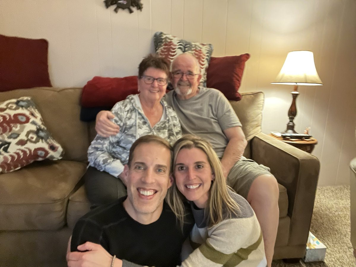 veggiequeen3's tweet photo. Happy Birthday Dad &amp; Happy Thanksgiving 🦃🍽❤️🍁@bowmanjim3 @Pat_Cannon3 https://t.co/lOyPrqb0To