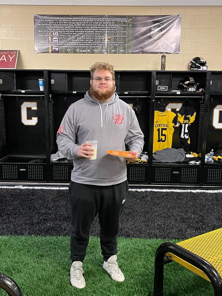 Thanksgiving practice is a blessing, and I’ve been able to have 4 in a row! I’m thankful for this team and this program! Let’s go to war tomorrow boys! <a href="/JCAthletics_/">Johnson Central Athletics</a> <a href="/jphillipblair/">John Phillip Blair</a> <a href="/JC_CoachArms/">Justin Arms</a> <a href="/bigTmull/">Tony Mullins</a> #MatneyStrong