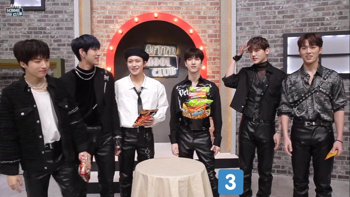 7_lun7's tweet photo. @arirang_ASC @JUSTB_Official ์ปด๋ฐฑํ ๊ณ์ ๊ธฐ๋ค๋ ธ์ด์ ์ ์คํธ๋น๊ฐ ASC์ ๋์ค๋ ์๊ฐ๋ง์.. ์ญ์ ์ ์คํธ๋น ์ฑ๊ฒจ์ฃผ์๊ณ ์จ๋ฆฌ๋น ์ฌ๋ฐ๊ฒ ํด์ฃผ๋ ASC,, ์ด๋ฒ์๋ ์ ๋ง ๊ฐ์ฌํฉ๋๋คใ
ใ
์ด๋ฌ๋,, ๋ค์ ์ปด๋ฐฑ๋ ๊ธฐ๋ํ ์ ๋ฐ์์,,
์์ฐ์ ์ํ๋ค๋ ์๊ธด๋ฐ ๋์ผ์ด,, ๊ฑฐ์ ํผ์ฌ์ ์ฌํ ์ ๋ฆฌ๊ฐ๋ผ,, ๊ณผ์์ ์ฌํ,,๐คฃ
#BehindASC #JUSTB_ASC https://t.co/wz5ewpS7mZ