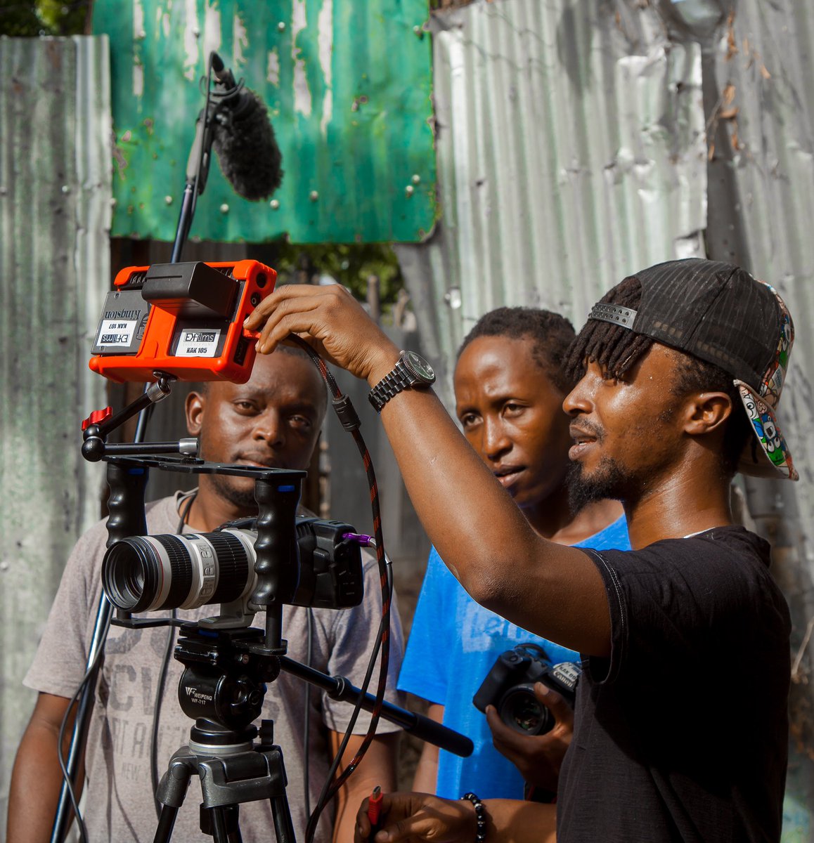 abdul_patient's tweet photo. #ExileKeyFilms was happy to work with #FieldReadyUganda on
COVID-19 Response by Protecting the Frontline and reconstruction aid needs by transforming logistics the technology, design, and engaging people in new ways. https://t.co/9LYtV86A8R
