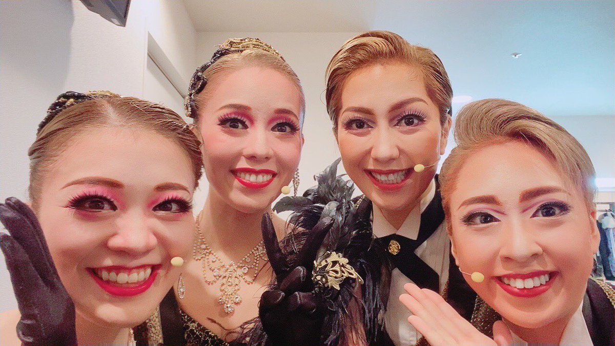 oskrevue's tweet photo. Every Little Star公演、ラスト6回です！！
皆���ま、どうぞ、お見逃しなく♡
#EveryLittleStar
#ＯＳＫ日本歌劇団
#華月奏
#遥花ここ
#羽那舞
#翔馬かいと
#11月28日まで！
#oskrevue https://t.co/MTWR3wwjHj