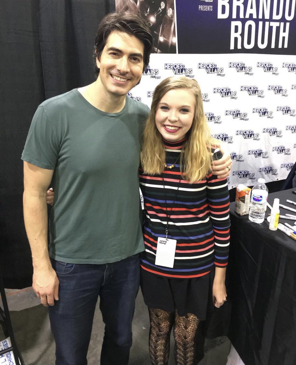 AlyssaAllstar_'s tweet photo. Throwback to when I met @BrandonJRouth &amp; told him that my 3 favorite things were “Christmas, cats &amp; you!” Those are definitely still my favorite things! Ready for the #TheNineKittensOfChristmas! ♥️🎄🐱 https://t.co/9vFDd7c1wd