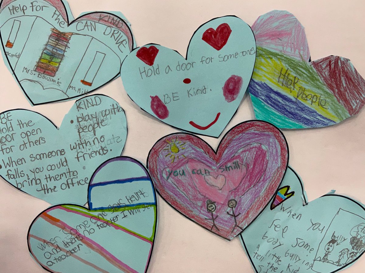 G2BSTM's tweet photo. Students had lots of ideas for showing kindess @ThomasMoreOCSB. We will add our hearts to the growing #STMwolfpack #ocsbKindness display. #BullyingAwarenessAndPreventionWeek https://t.co/AijorElyUO