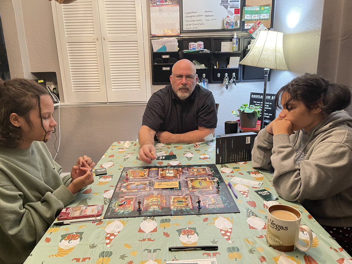 DautermanL's tweet photo. Having fun with dad on #PlayDayWithDad by playing a game of Clue! @Hasbro #makingmemories #hemakesuprules #familytime https://t.co/NK0MFPl1wI