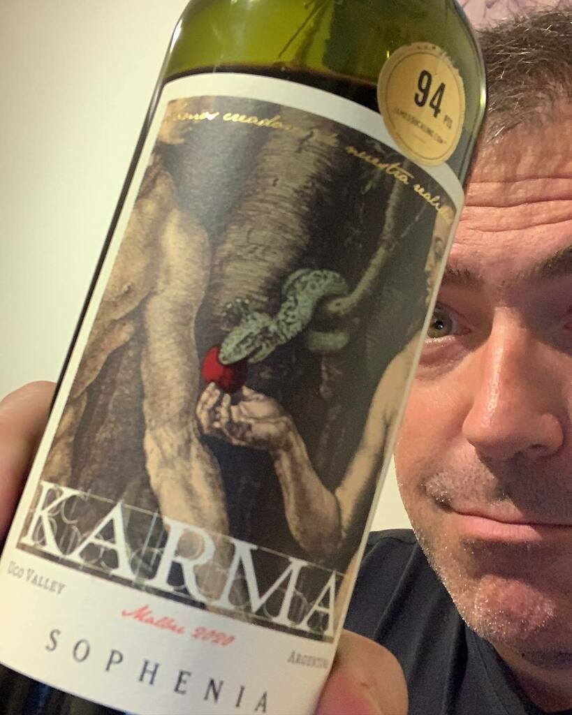 elvinodelmes's tweet photo. Karma Malbec 2020 de @fincasophenia
Cada paso que damos y decisión que tomamos es una semilla, y en sus frutos recibimos nuestra recompensa.
Somos creadores de nuestra propia realidad.
.
.
.
#vino #vinoargentino #fincasophenia #karma #malbec #wine #winelover #winelife #w… https://t.co/lwlTGJBi9M