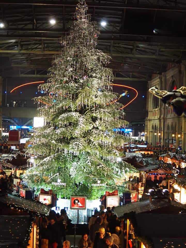 Swarovski #Christmas tree is lit 