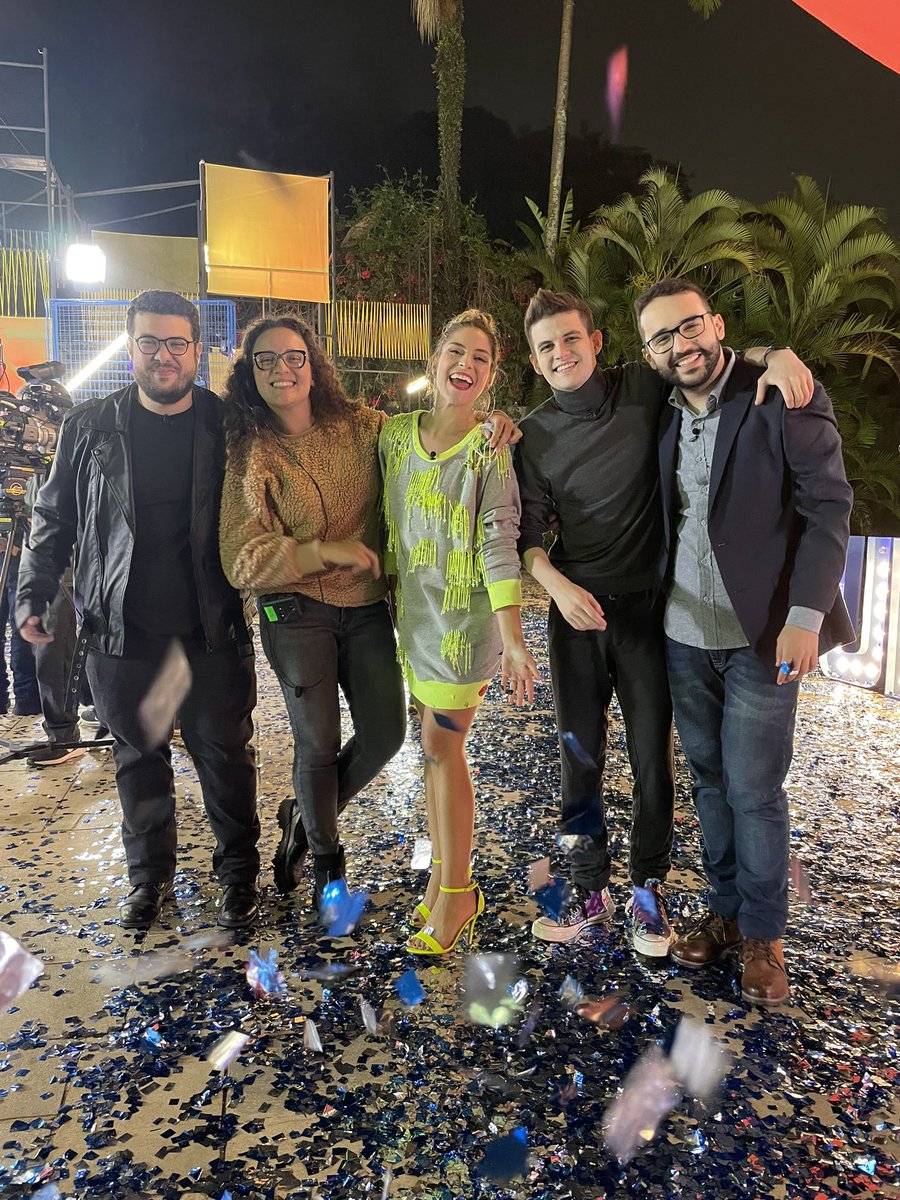 Queria agradecer especialmente à nossa diretora <a href="/marisamestico/">Marisa Mestiço</a> 
Pra quem não sabe, ela criou o #ULT, desde o comecinho, qnd ngm sabia o tamanho que ele ia ficar. Acreditou em cada um de nós. Deu oportunidade de todos brilharem. Deixou a gente ser quem a gente é de vdd. 
Obrigada!