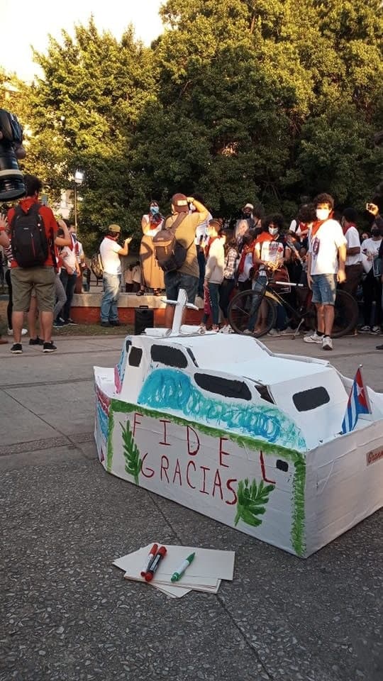 ❤️🇨🇺💪 Caminata por #Fidel desde el Parque Quijote hasta el Malecón, realizada desde hace varios años por el Proyecto Nuestra América, para recordar al líder histórico. 
#Cuba #FidelVive