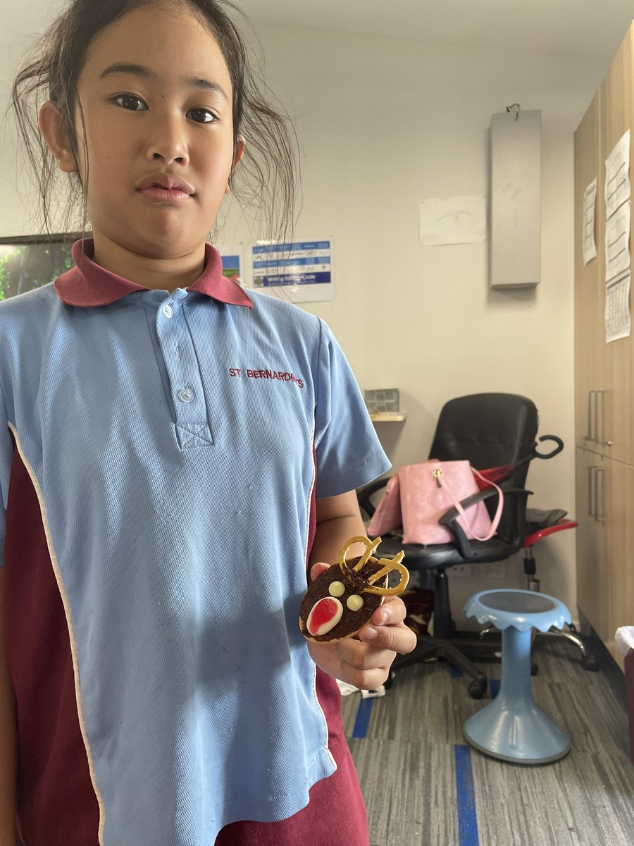 MsCieslak's tweet photo. The year 4 students are having fun participating in fun Christmas activities today. It’s Reindeer biscuits in the 4W kitchen! https://t.co/0Fei2krSXR