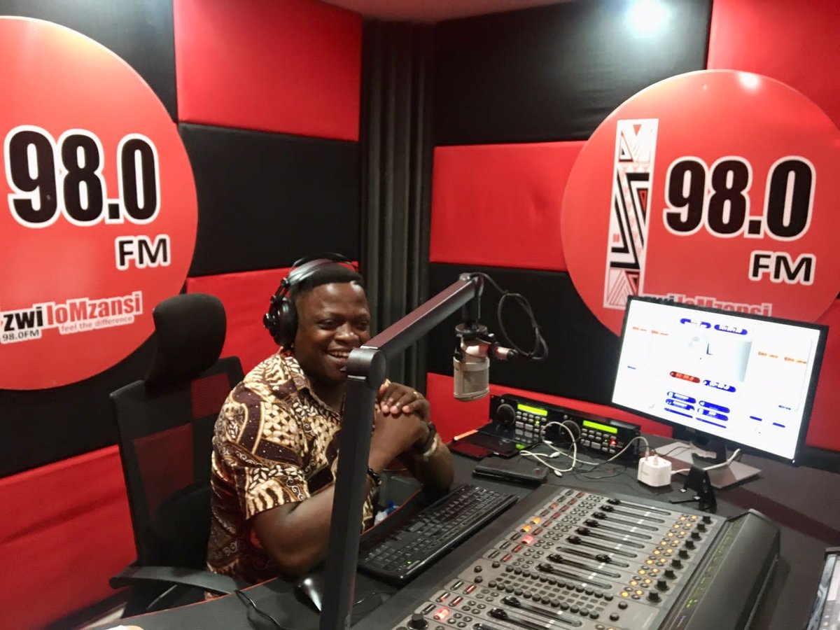 MsajeroRSA's tweet photo. Your premiere #Musotherapy - "Your Different Weekend Radio Template" is on your wireless via KZN's Durban-based ceritfied supreme community radio station @izwi98fm until 06H00 this morning courtesy of yours truly https://t.co/n71D0UlbLD